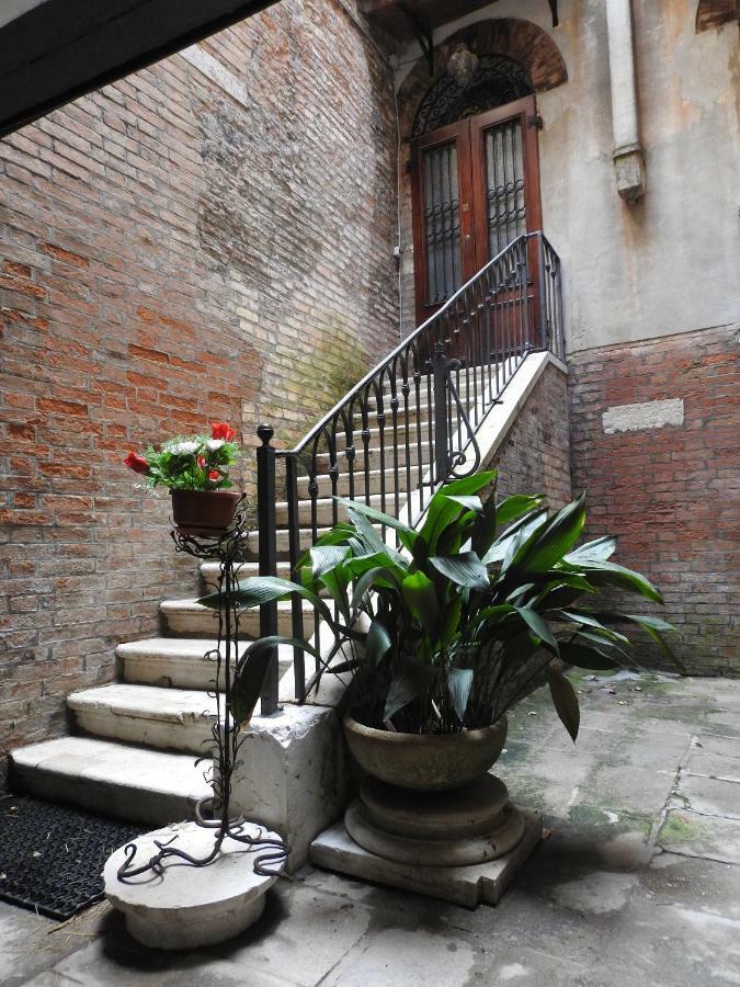 La Poetessa Apartment เวนิส ภายนอก รูปภาพ